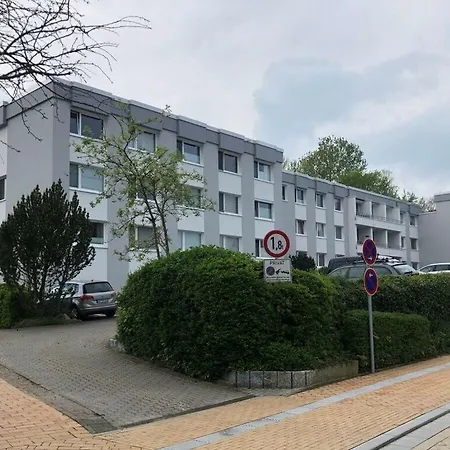 Juchmann Modern Retreat *