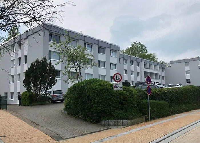 Juchmann Modern Retreat *